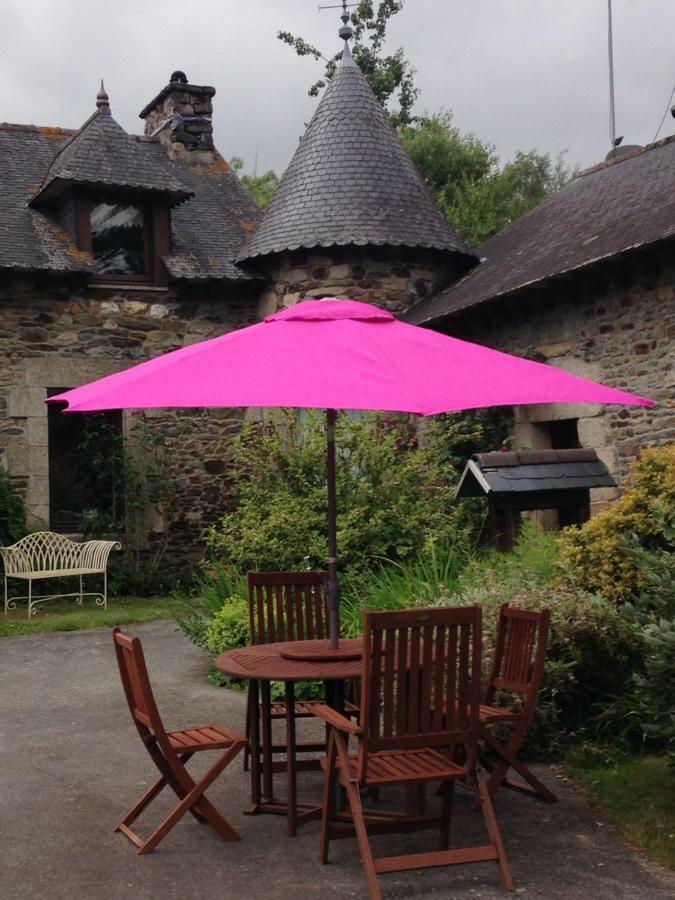 Le Petit Chateau Noyal-Pontivy Exterior photo