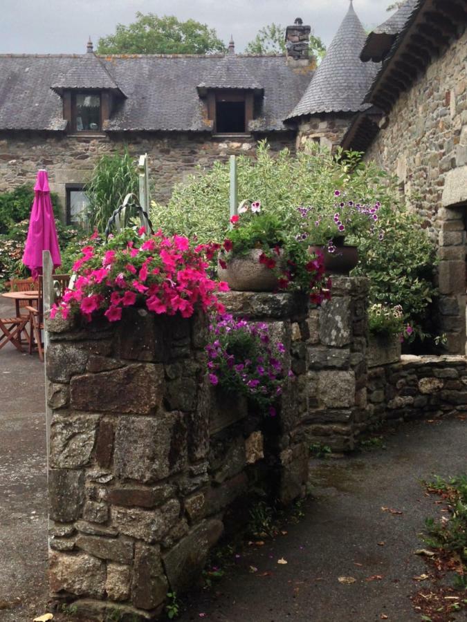 Le Petit Chateau Noyal-Pontivy Exterior photo